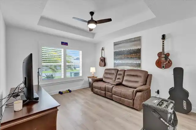 Listing Photo 17