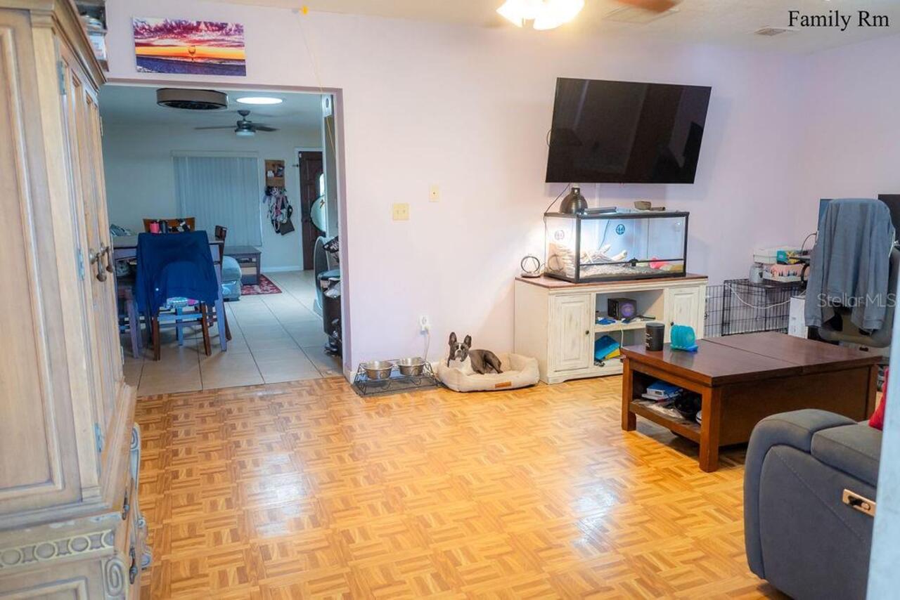 Listing Photo 8