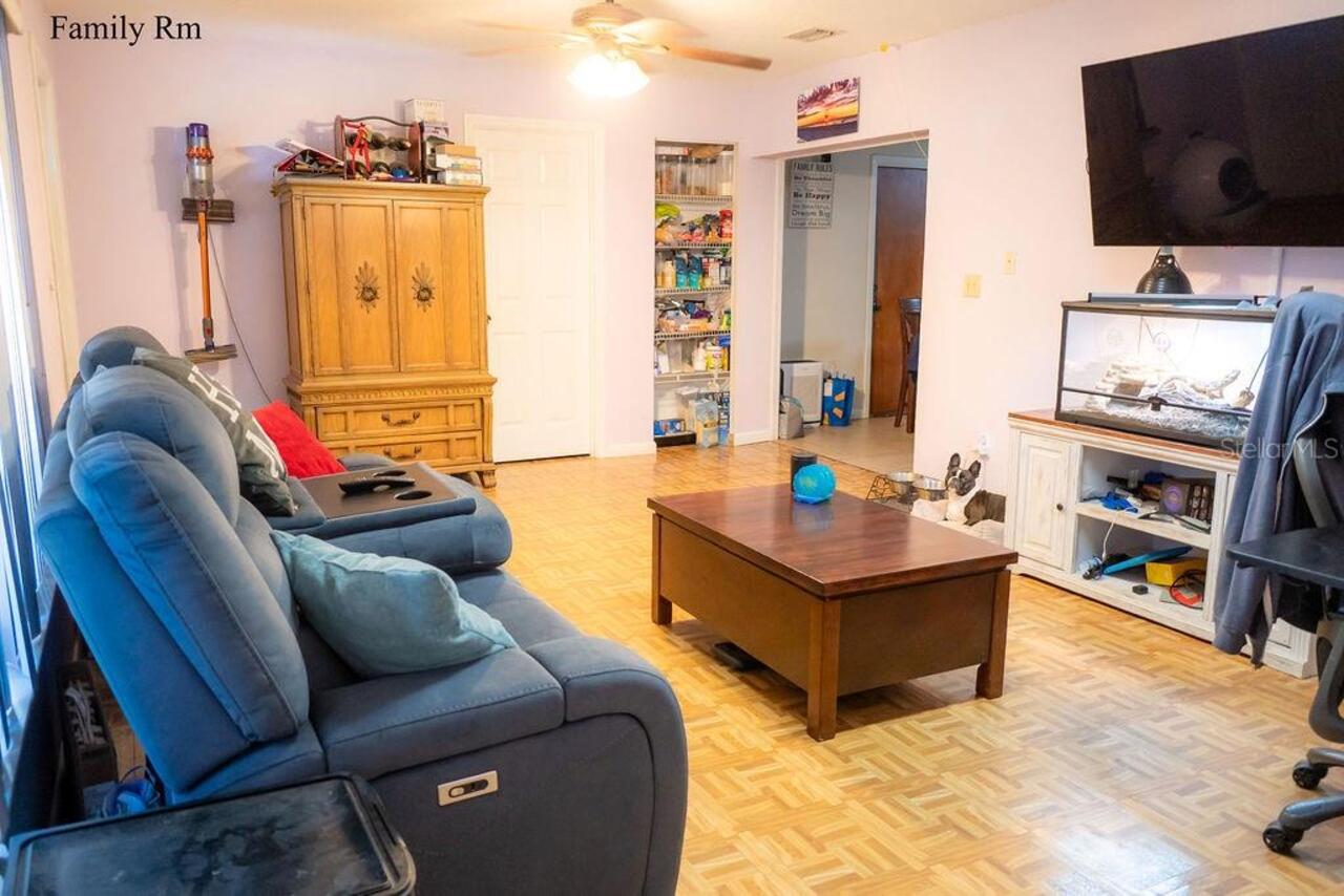 Listing Photo 9