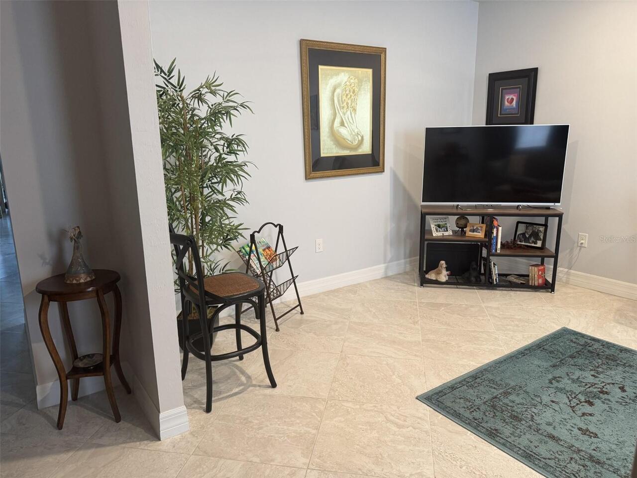 Listing Photo 10