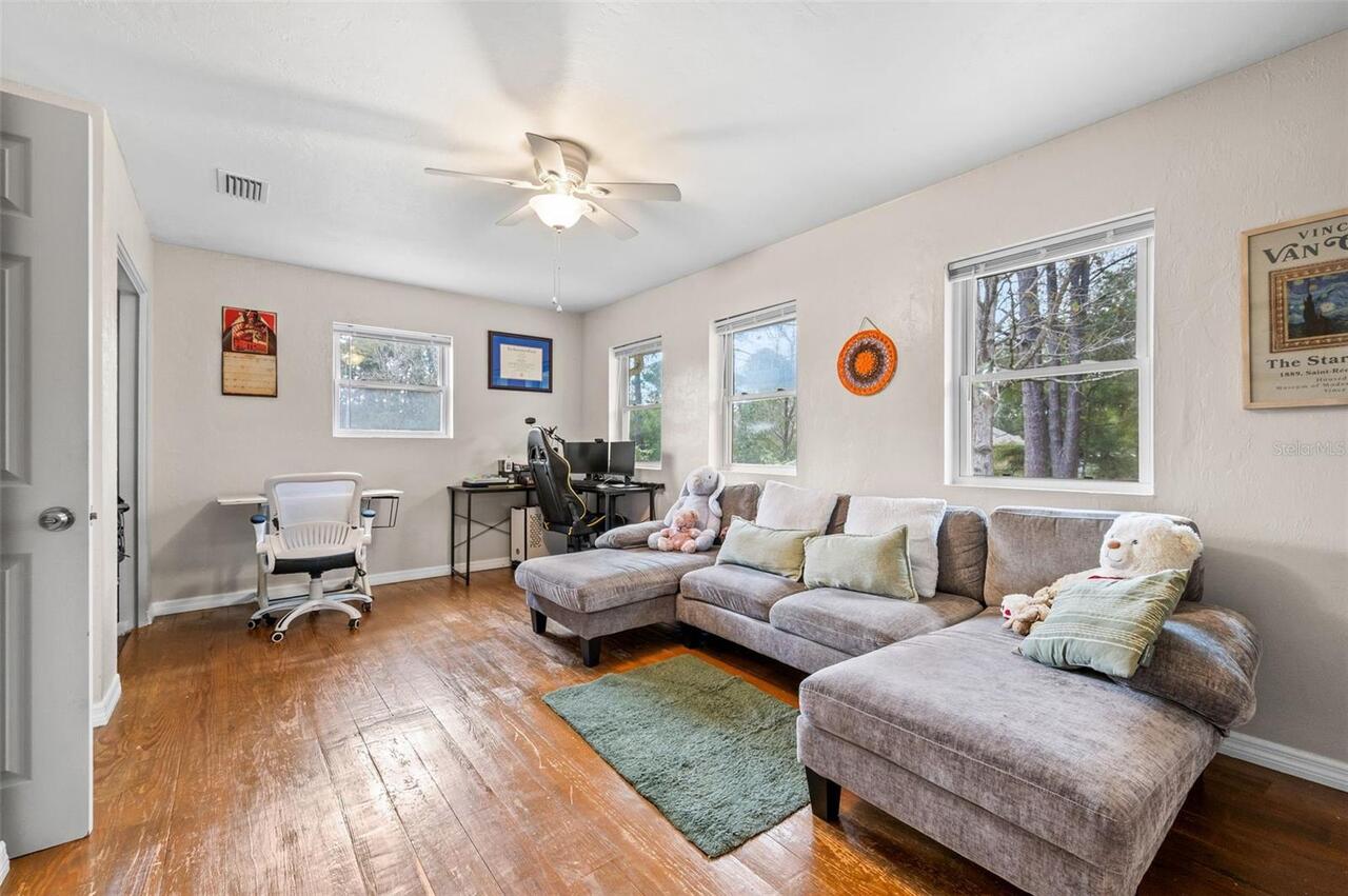 Listing Photo 17