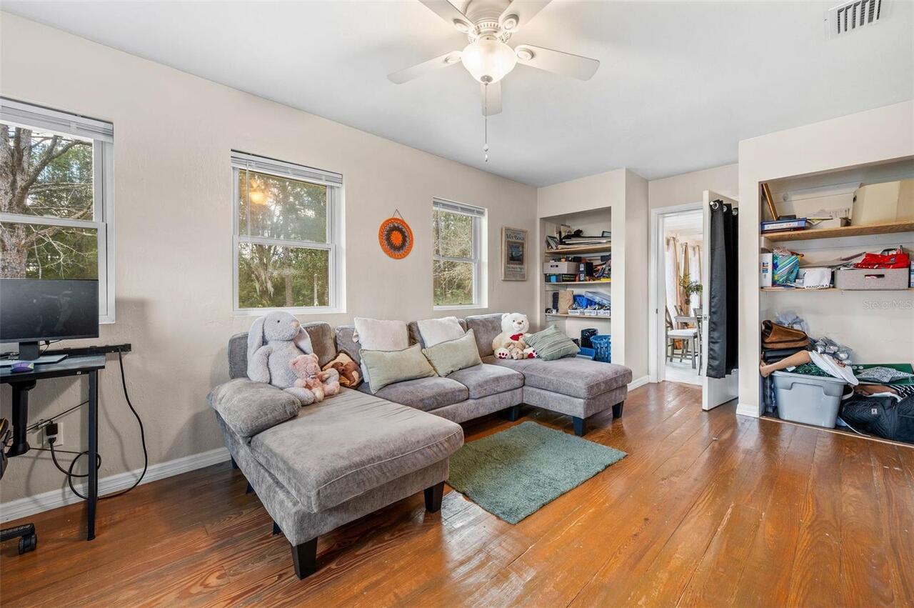 Listing Photo 18