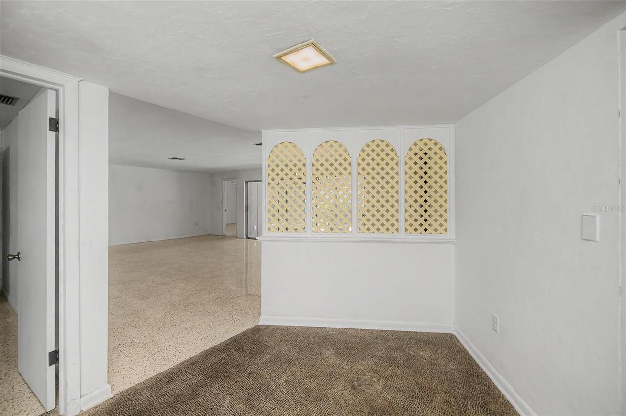 Listing Photo 14
