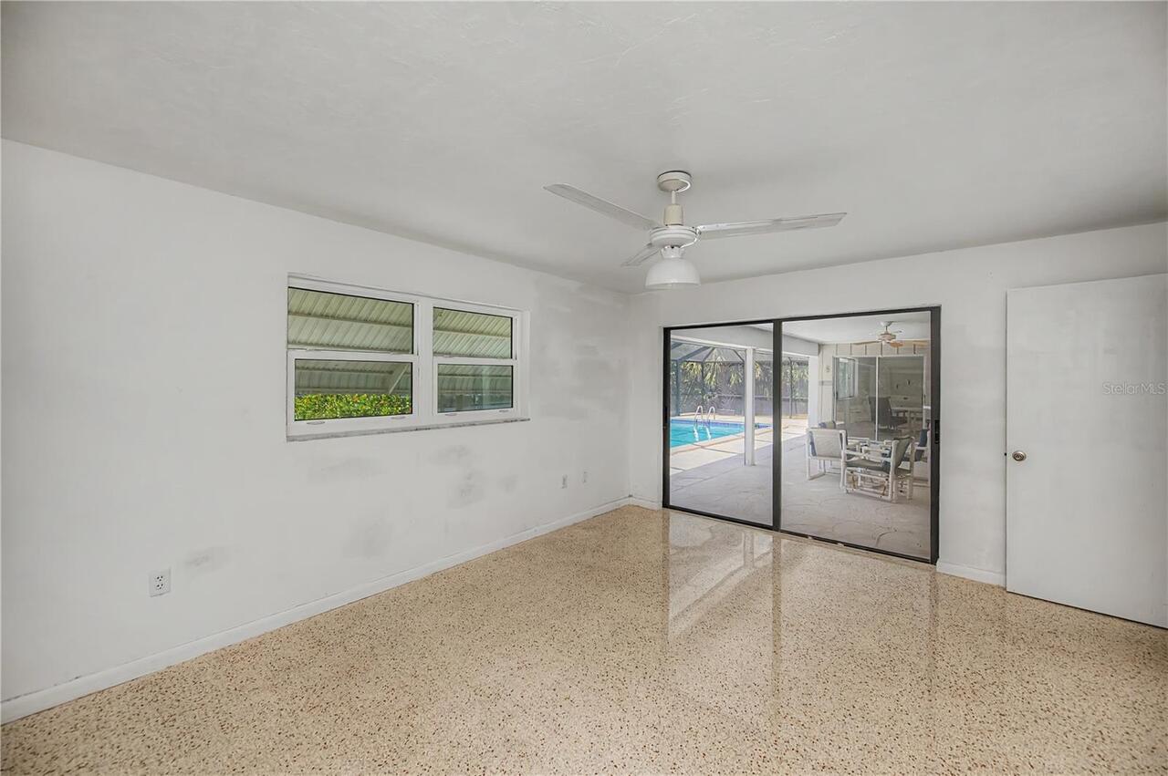 Listing Photo 33