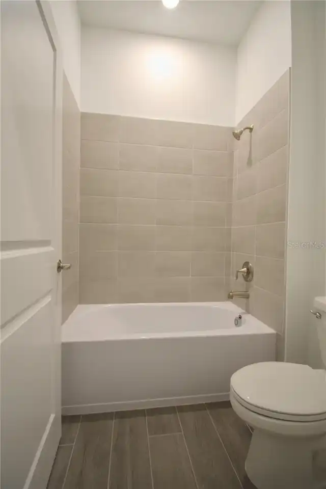 Listing Photo 17