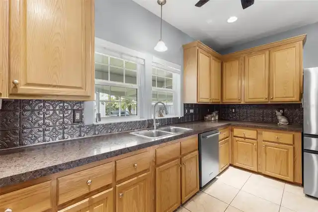 Listing Photo 15