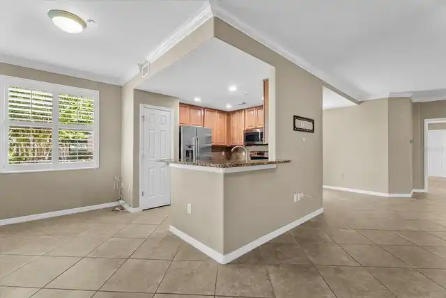 Listing Photo 10