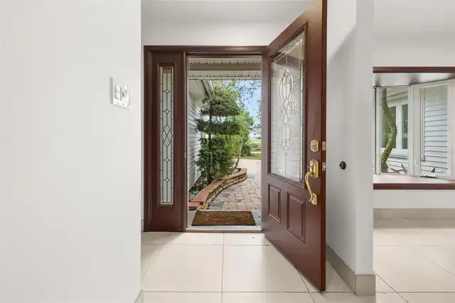 Listing Photo 8