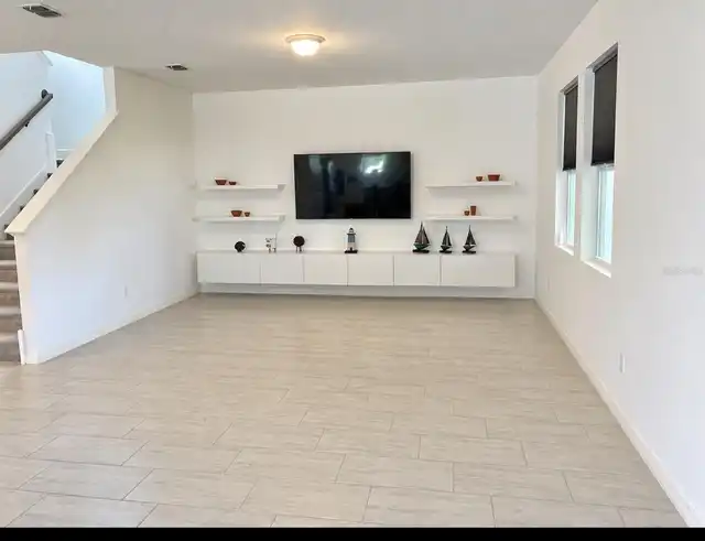 Listing Photo 10