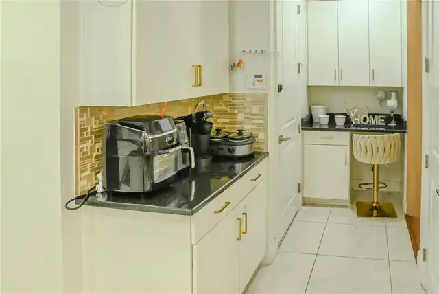 Listing Photo 16