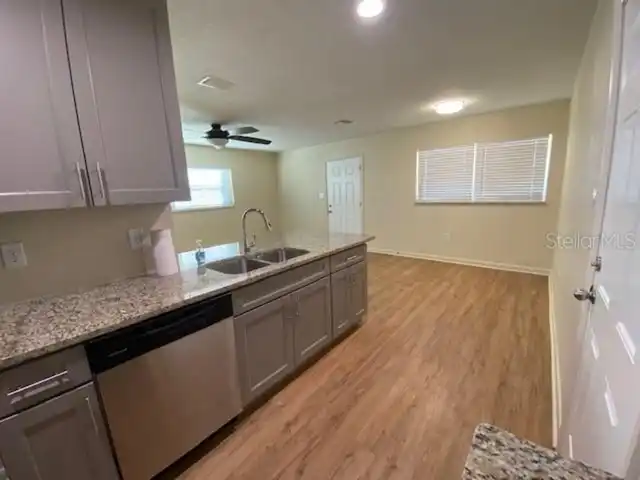 Listing Photo 8