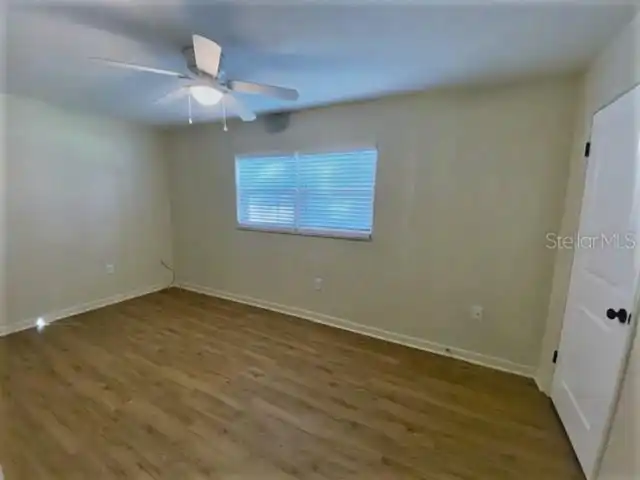 Listing Photo 12