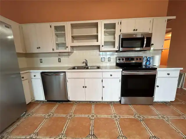 Listing Photo 14