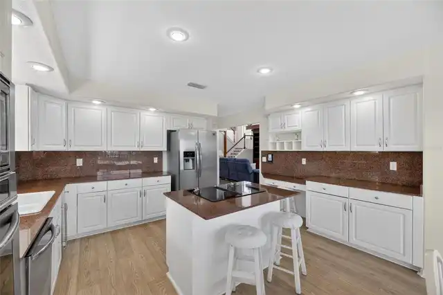 Listing Photo 25