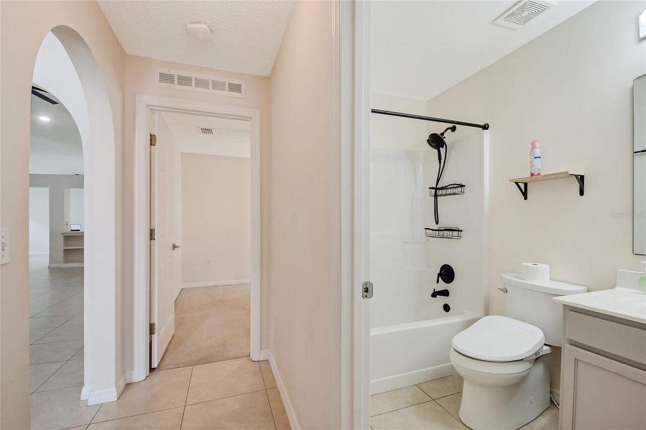 Listing Photo 12