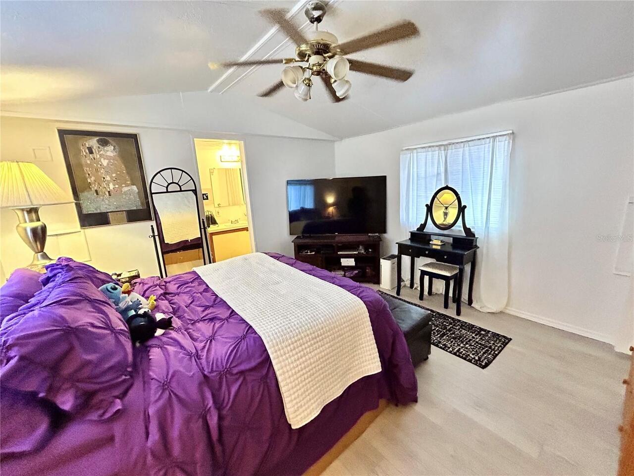 Listing Photo 8