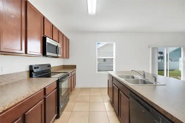 Listing Photo 16