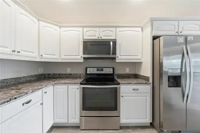 Listing Photo 16