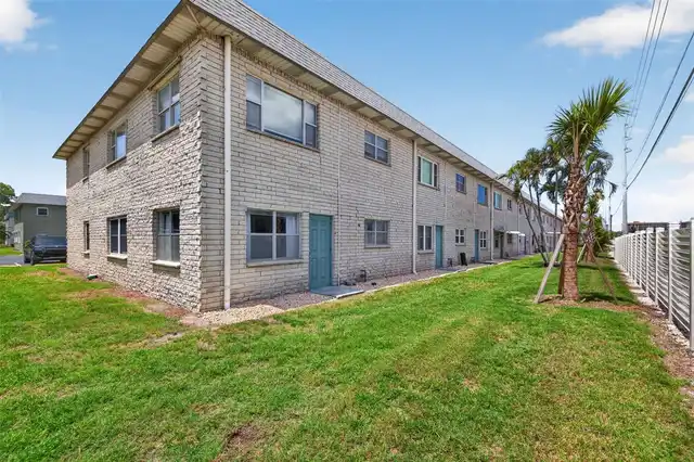 Listing Photo 11