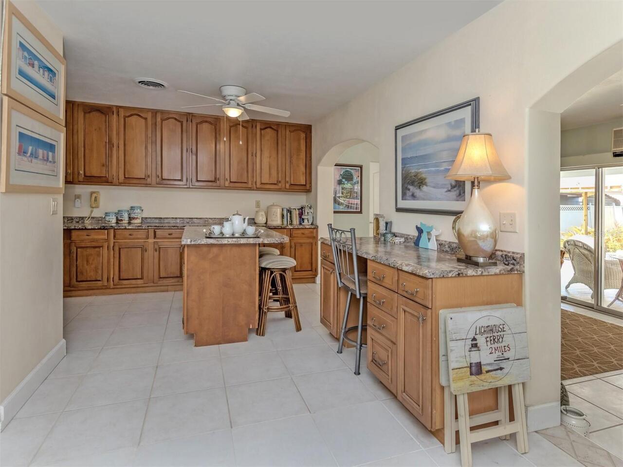 Listing Photo 14