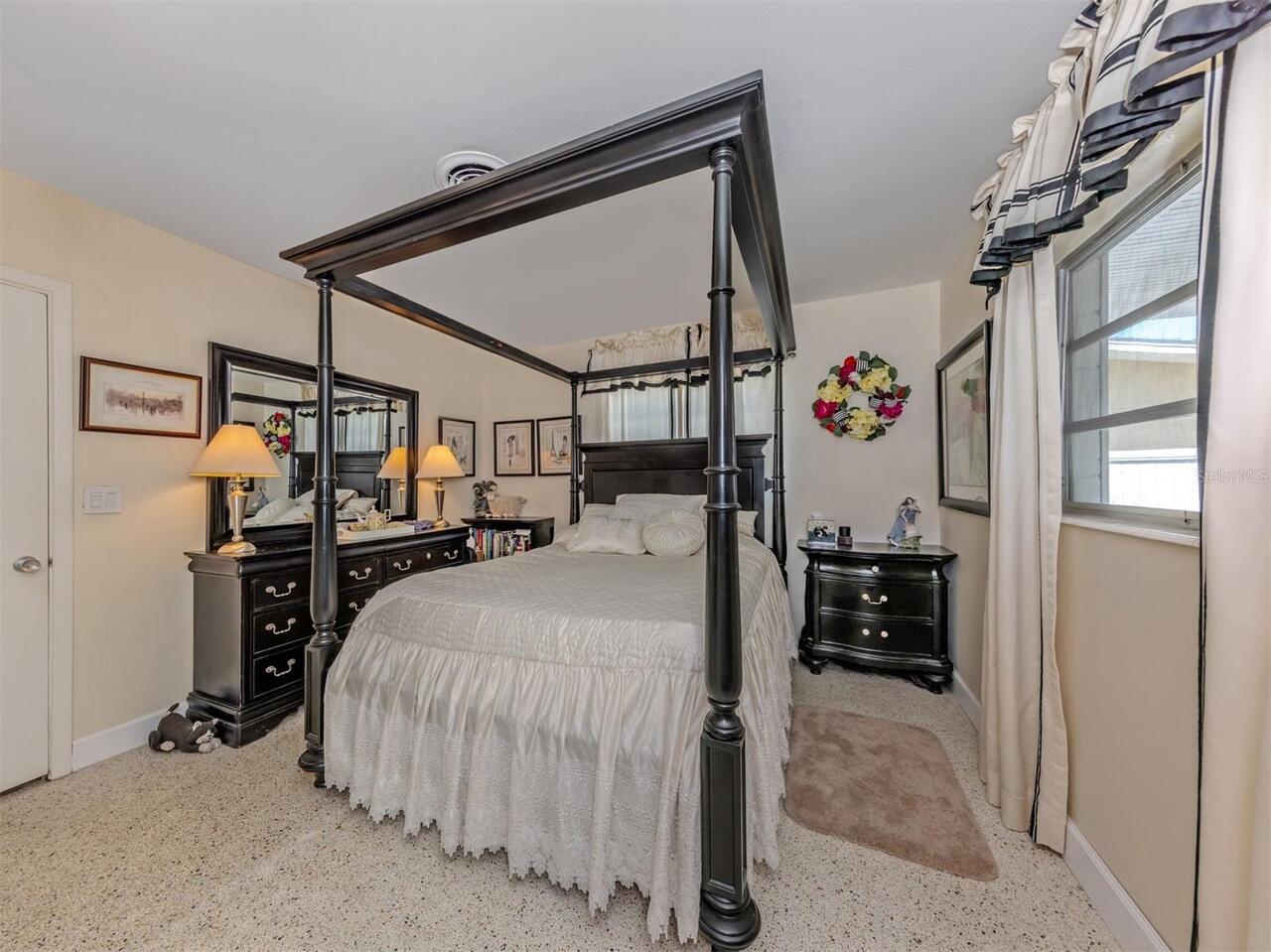 Listing Photo 22