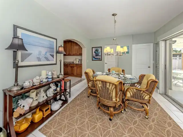 Listing Photo 9