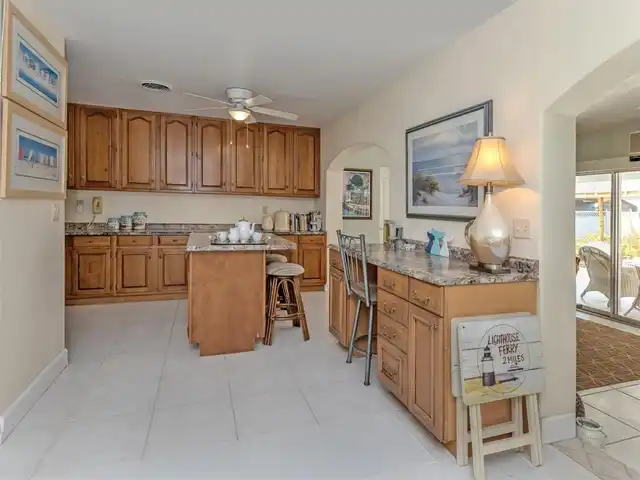 Listing Photo 14
