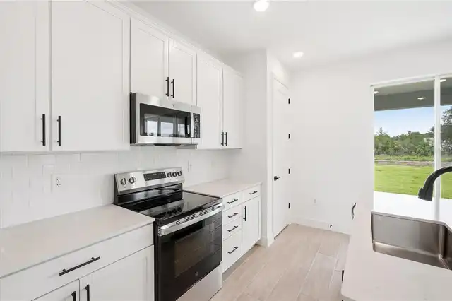 Listing Photo 17