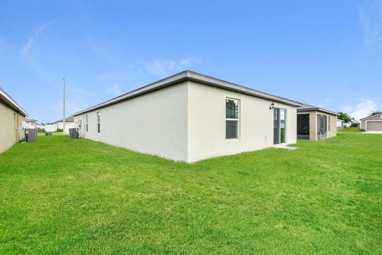 Listing Photo 12