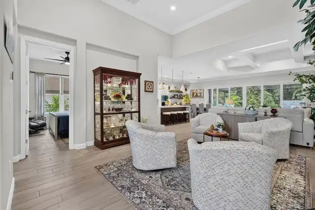 Listing Photo 18