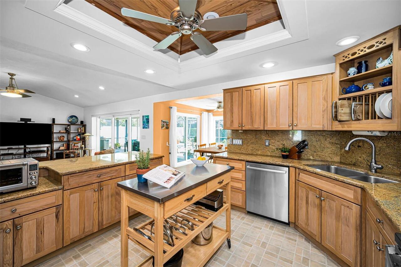 Listing Photo 10