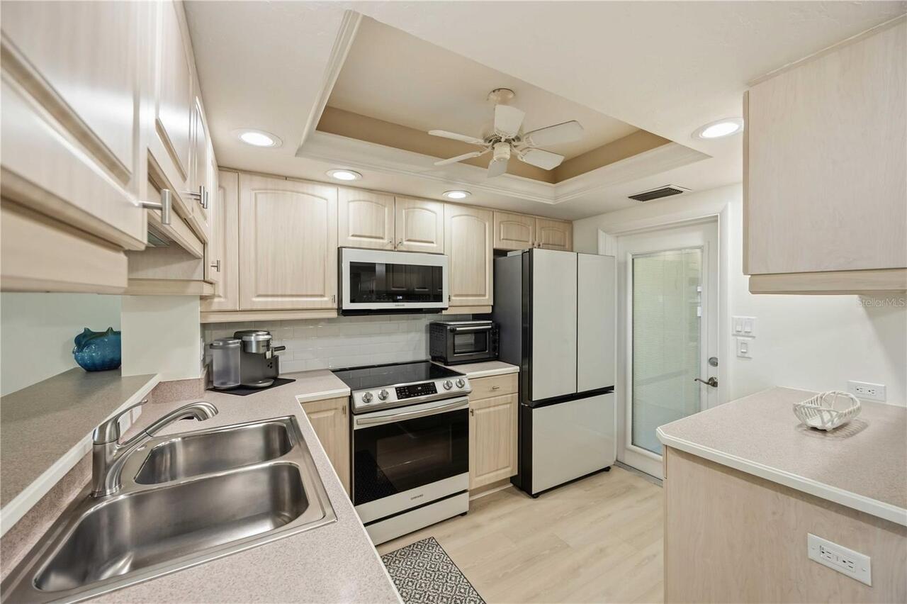 Listing Photo 10