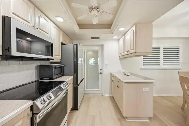 Listing Photo 11