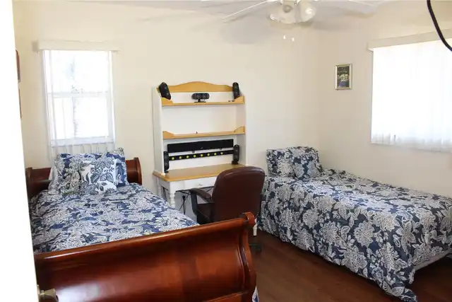 Listing Photo 9