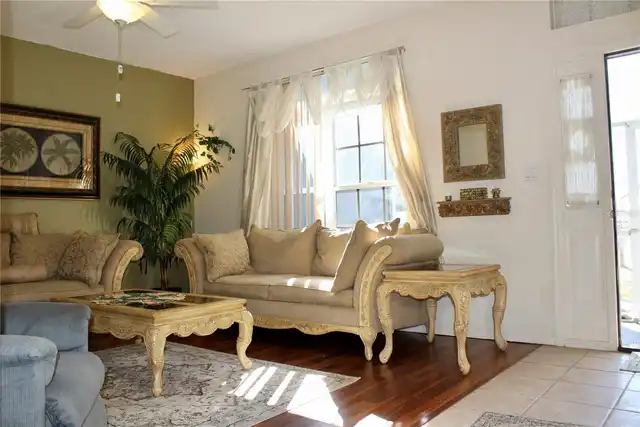 Listing Photo 11