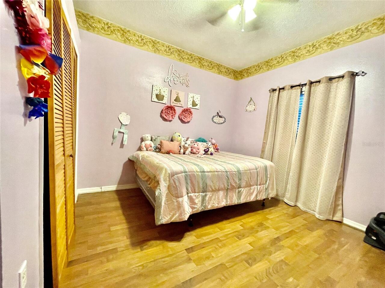Listing Photo 12