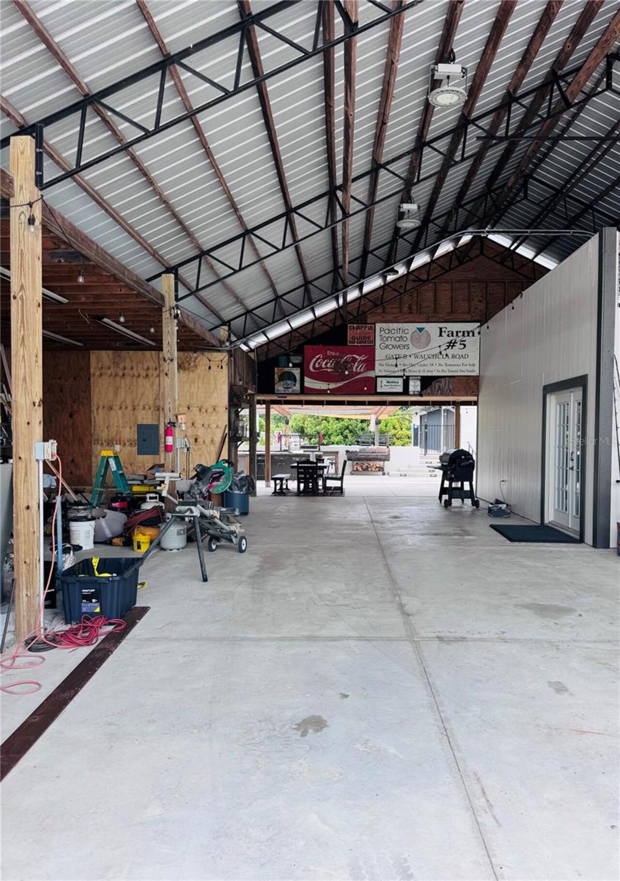 Listing Photo 12