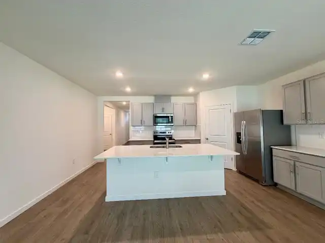 Listing Photo 6