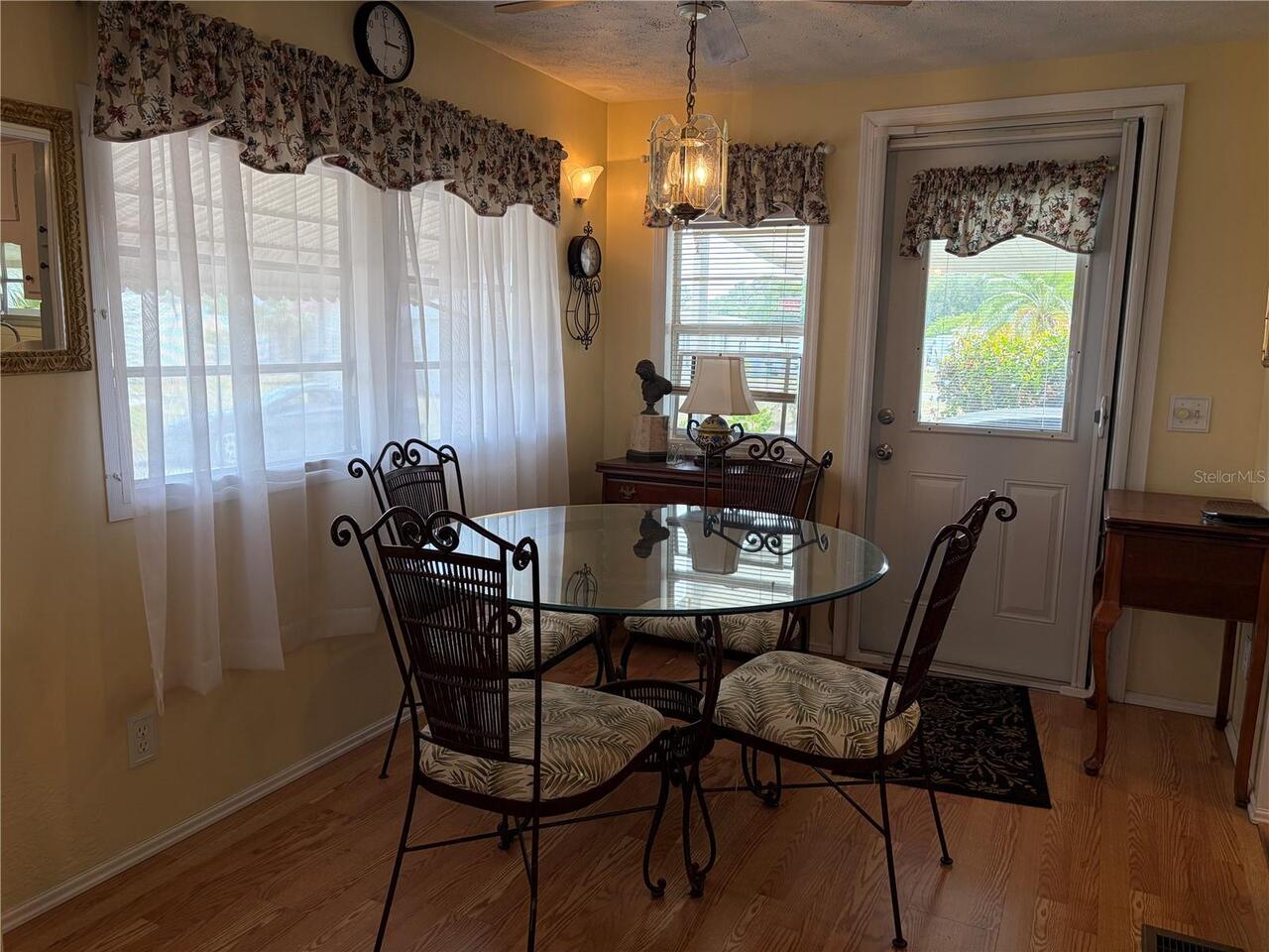 Listing Photo 16