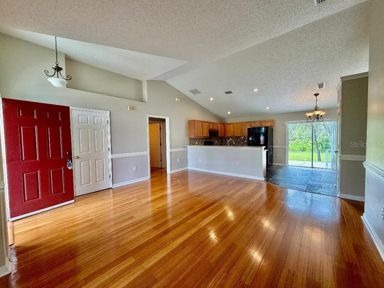 Listing Photo 7