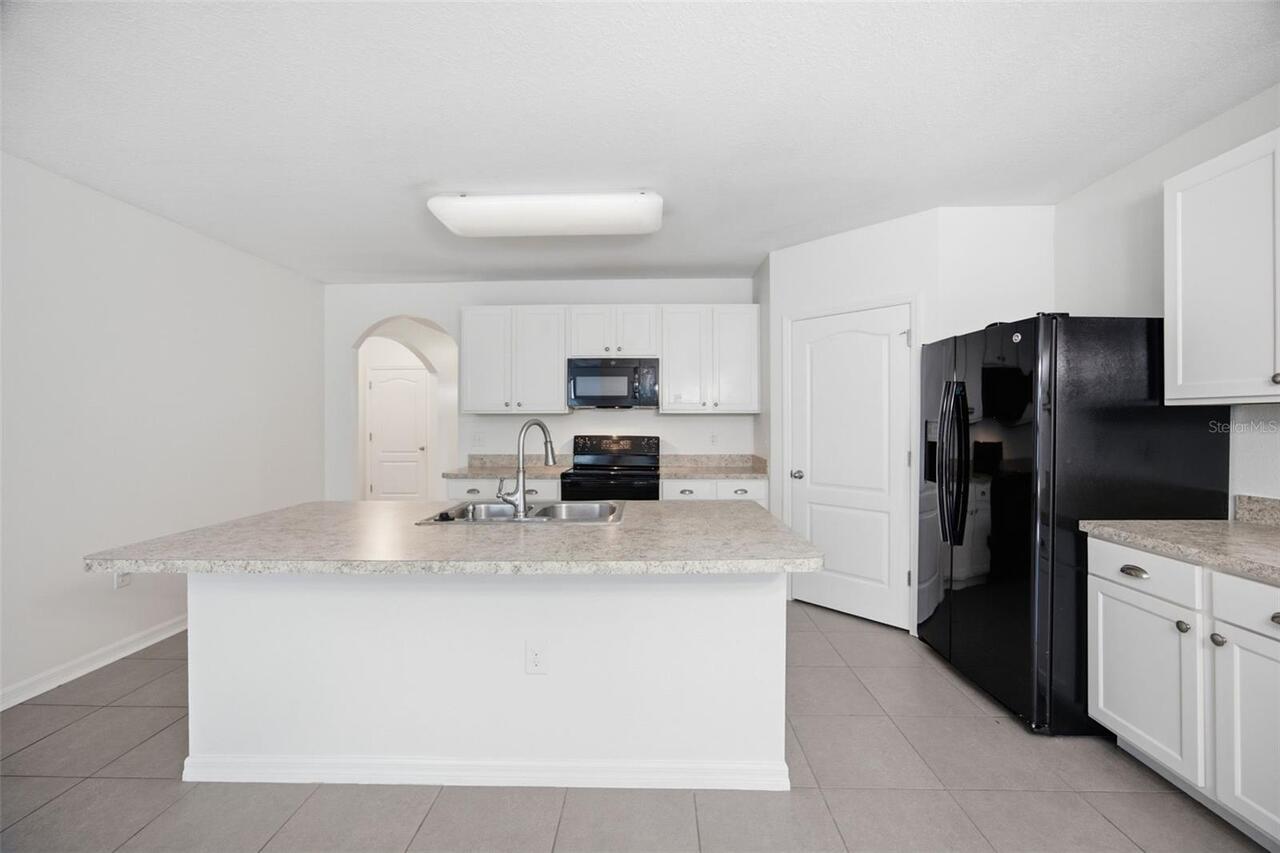 Listing Photo 12
