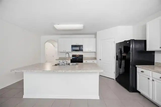 Listing Photo 12