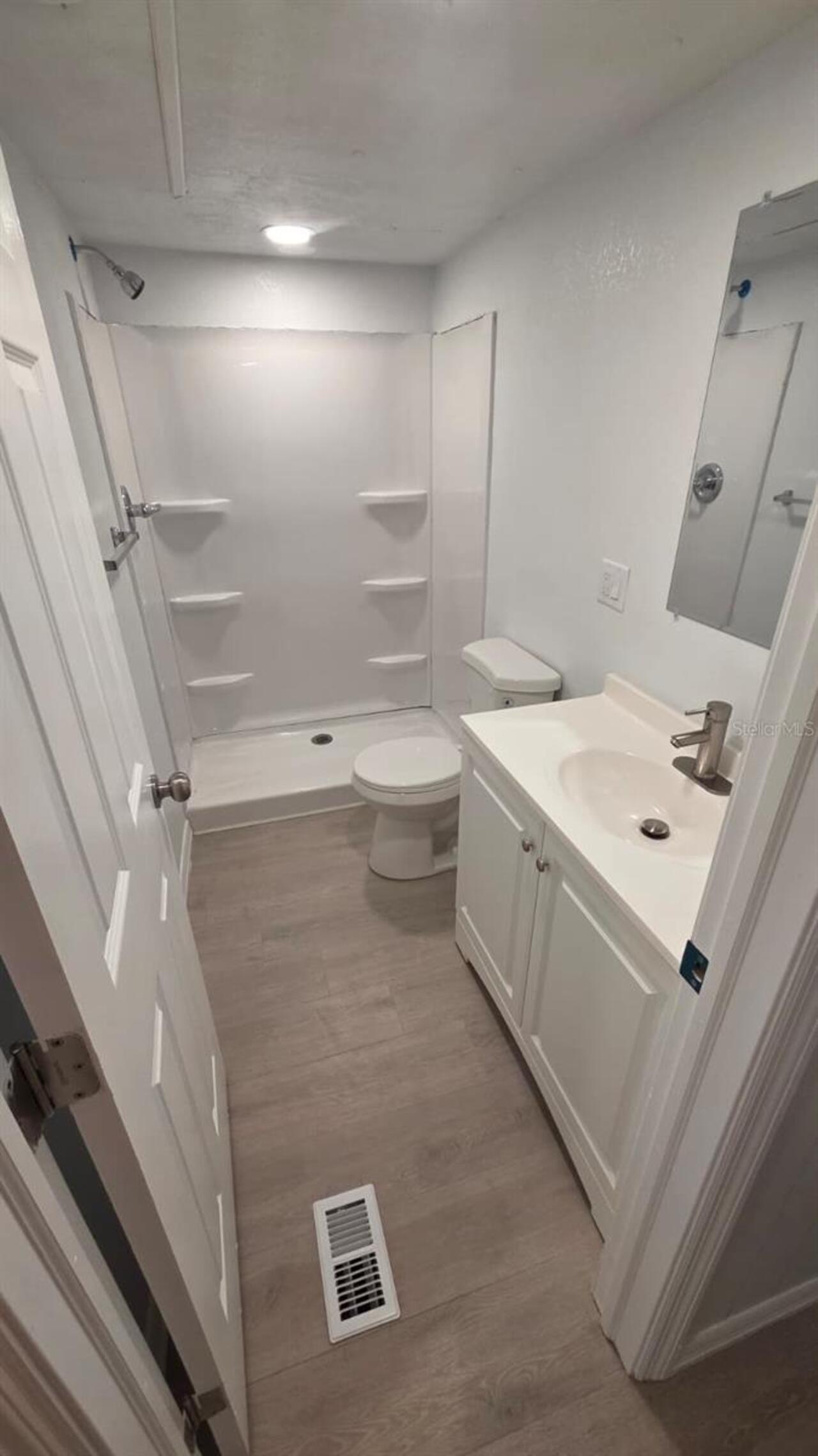 Listing Photo 9