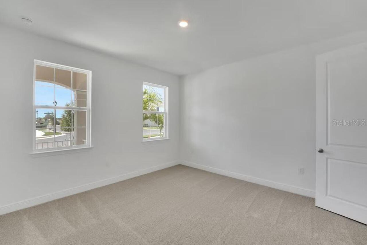 Listing Photo 10
