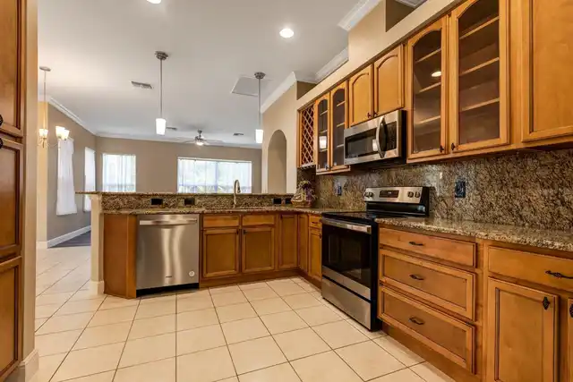 Listing Photo 7