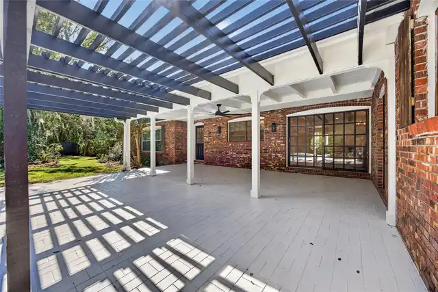 Listing Photo 11