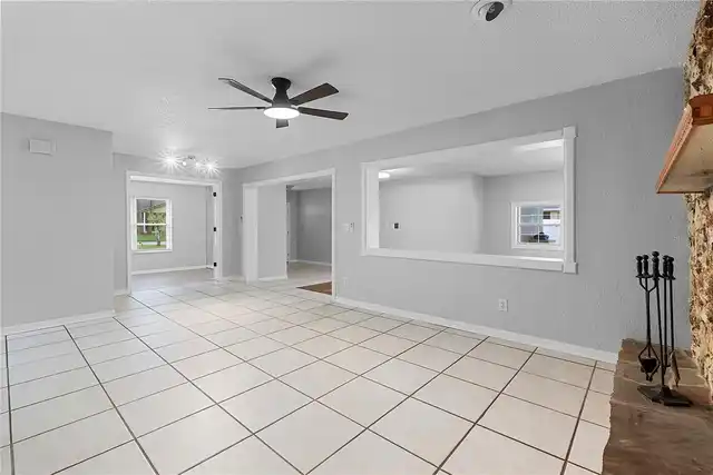 Listing Photo 9