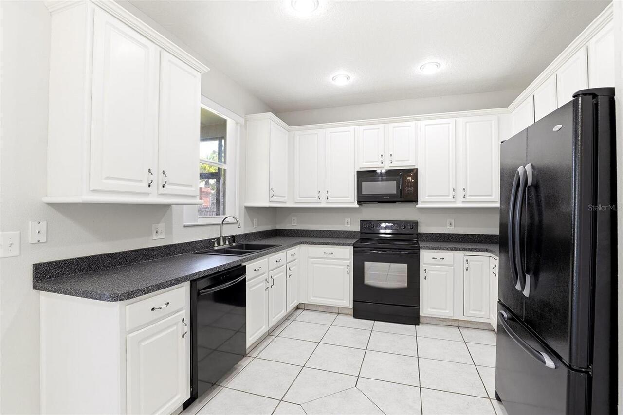 Listing Photo 17