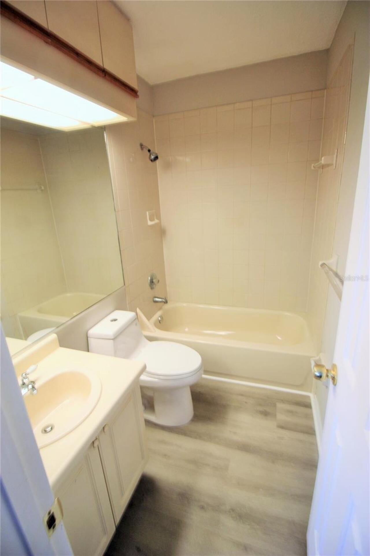 Listing Photo 12