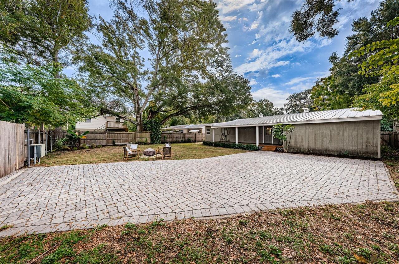 Listing Photo 8